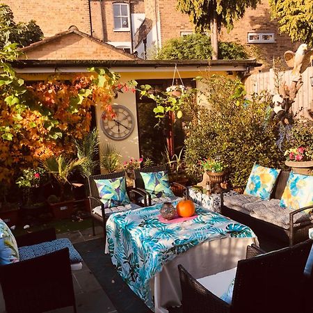 Cheerful 4 Bedroom House With Garden Free Parking Londra Esterno foto