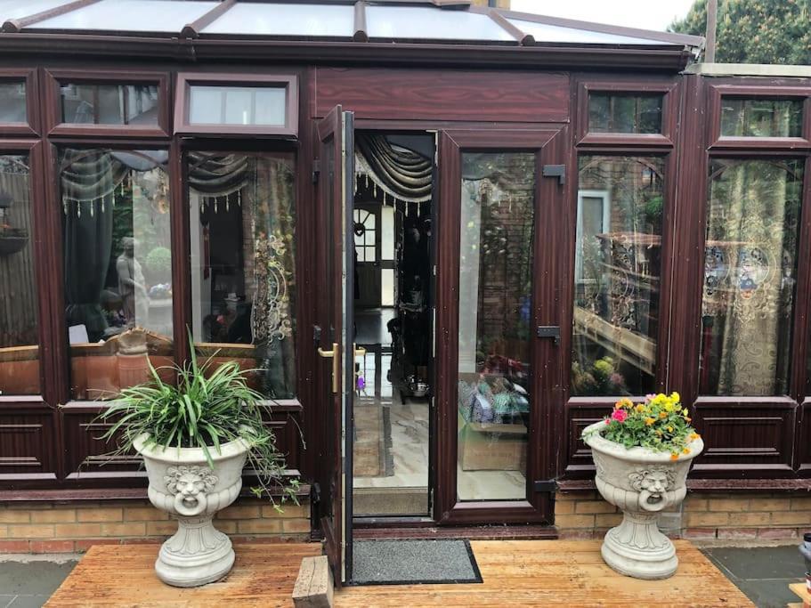 Cheerful 4 Bedroom House With Garden Free Parking Londra Esterno foto