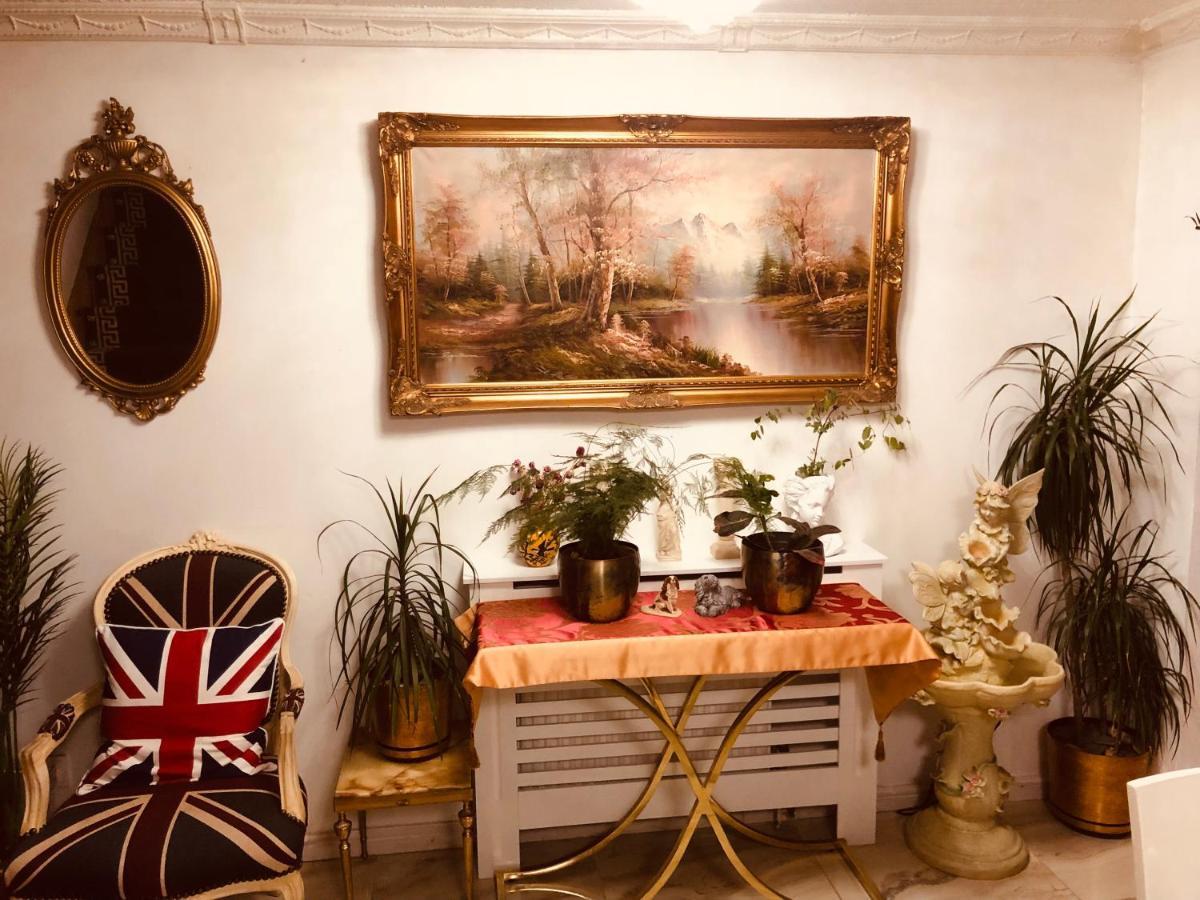 Cheerful 4 Bedroom House With Garden Free Parking Londra Esterno foto